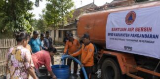 Air Bersih Pangandaran: BPBD Salurkan 5.000 Liter ke 75 Warga Batukaras air bersih pangandaran