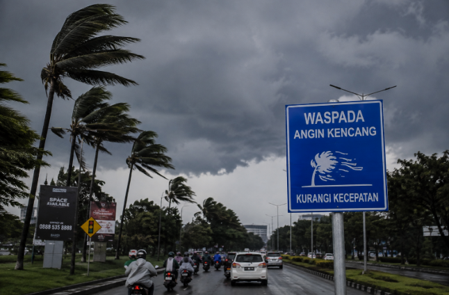 angin kencang Jawa Barat