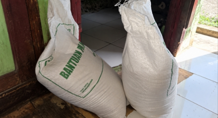 Bantuan beras Ciamis - lintas priangan