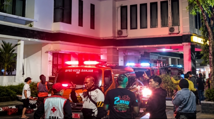 Kebakaran Kantor Walikota Banjar - lintas priangan