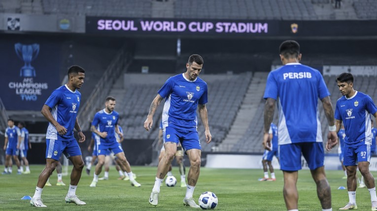 Persib vs FC Seoul