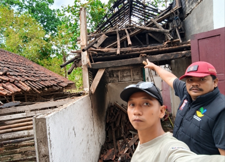 Rumah Lapuk Ambruk Ciamis - lintas priangan