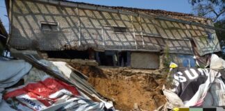 Rumah Ambruk di Cihaurbeuti, 3 Keluarga Terdampak dan Butuh Bantuan Rumah ambruk di Cihaurbeuti Ciamis - lintas priangan