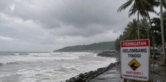 Gelombang Tinggi Pangandaran Diprakirakan 2,8 Meter, Garut Diiringi Hembusan 34 Knot gelombang tinggi Pangandaran