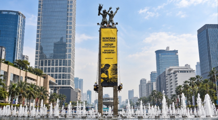 Aktivis Greenpeace Bundaran HI - Nasional