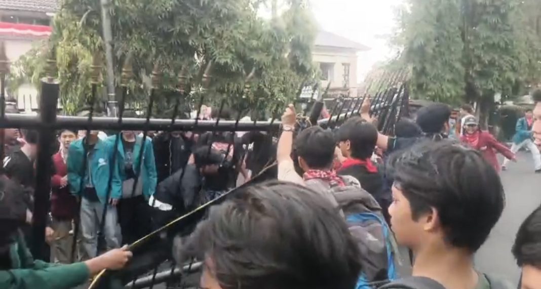 Demo BEM se-Tasikmalaya - Berita Tasikmalaya