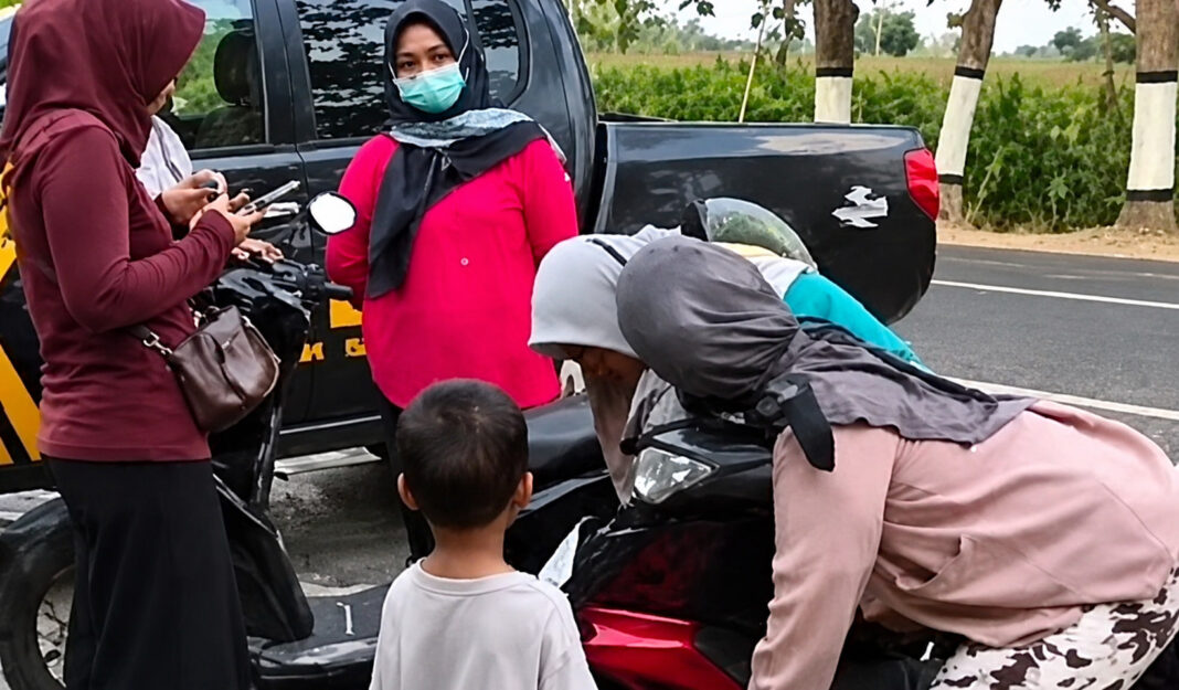 ibu meninggal setelah menepikan motor - Humaniora