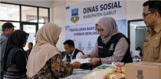 Bantuan Rp3 Juta untuk 10 Korban Selamat KM Virgo Transport 8 Asal Garut Tuntas Disalurkan korban KM Virgo Transport 8